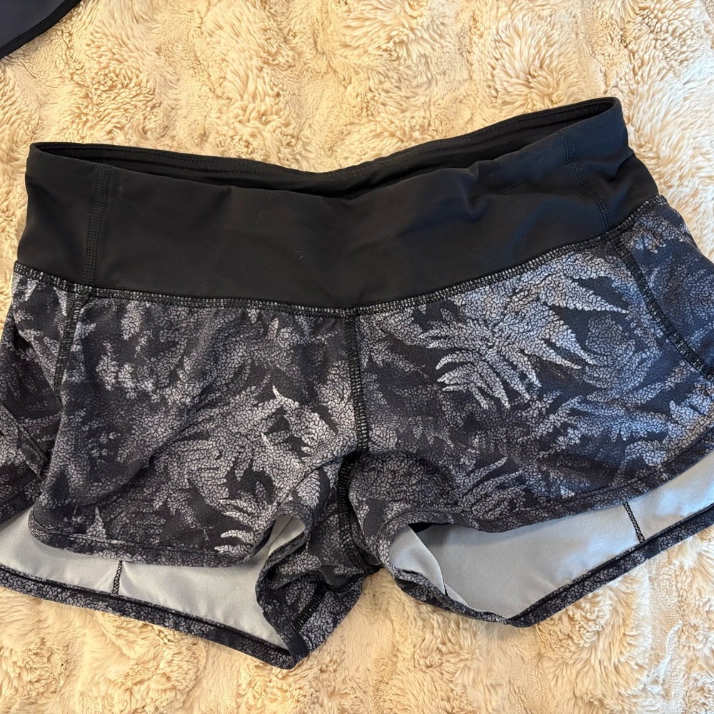 Lululemon Speed Up Short 2.5” Inseam 

Fern Pattern: black/white/grey